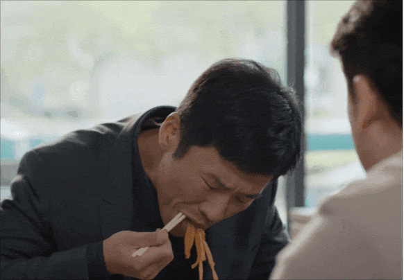 一边吃着一面膜下奶爽了韩剧-一边享受美食一边补水的韩剧🍜💧