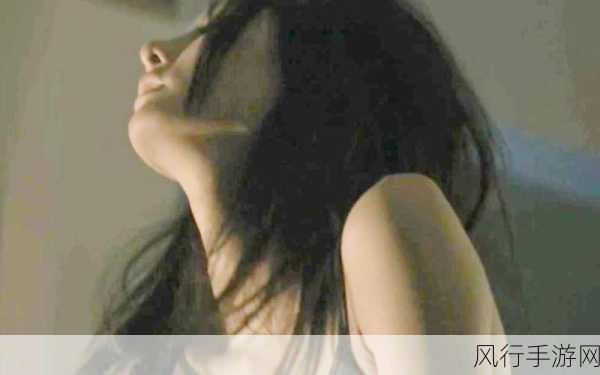 晚上打扑克不盖被子-夜晚打扑克,热情四溢不盖被子的乐趣